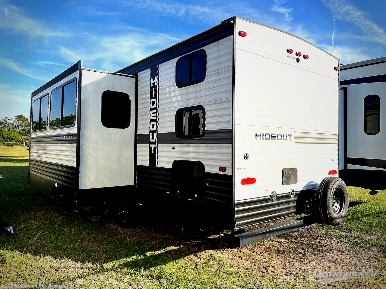 Call now about this 2022 Keystone Hideout 272BH! 2022 Keystone Hideout 272BH - Used Travel Trailer For Sale by Optimum RV - Bushnell in Bushnell, Florida features Awning, Slideout