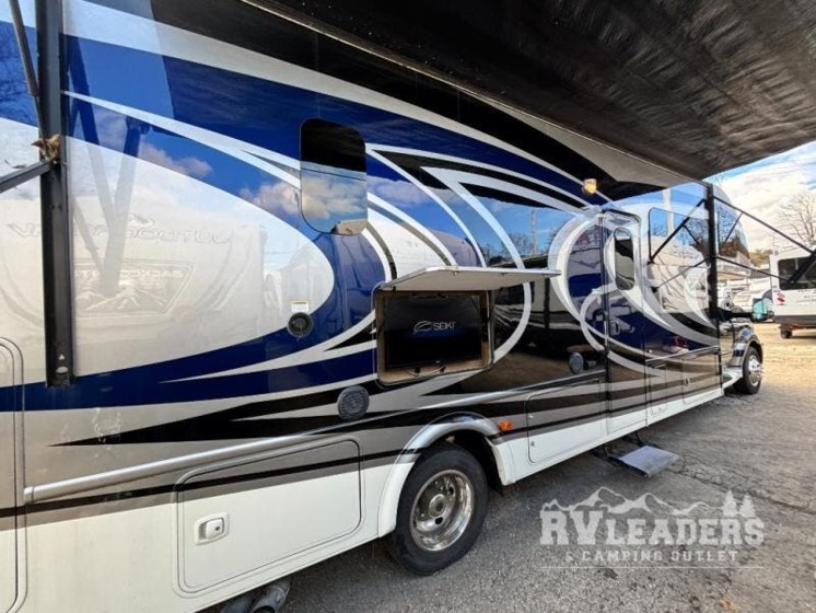 Email now about this 2015 Thor Motor Coach Chateau Super C 33SW! Used 2015 Thor Motor Coach Chateau Super C 33SW available in Adamsburg, Pennsylvania
