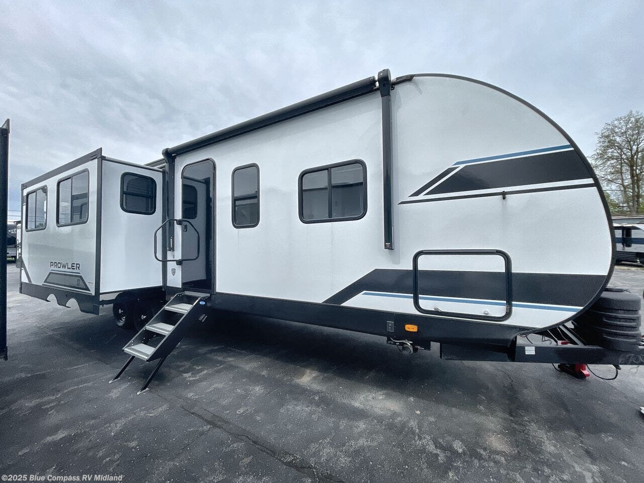 Contact us now about this 2025 Heartland Prowler 3009RL! 2025 Prowler 3009RL by Heartland from Blue Compass RV Midland in Midland, Michigan