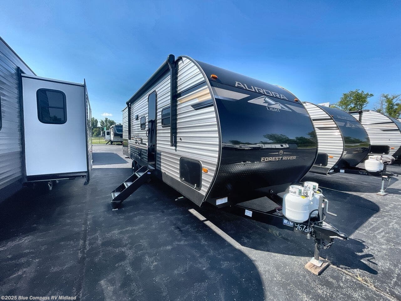 Email now about this 2026 Forest River Aurora Light 26BHS! New 2026 Forest River Aurora Light 26BHS available in Midland, Michigan