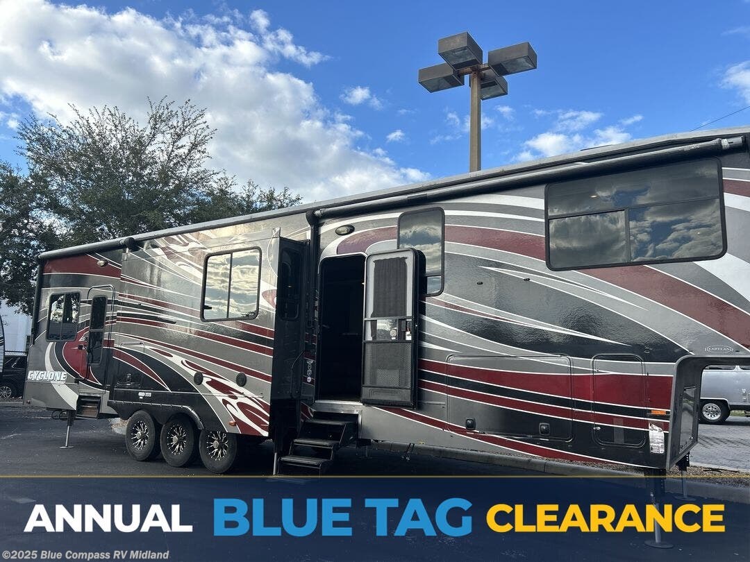 Email now about this 2016 Heartland Cyclone 4000 Elite! Used 2016 Heartland Cyclone 4000 Elite available in Midland, Michigan