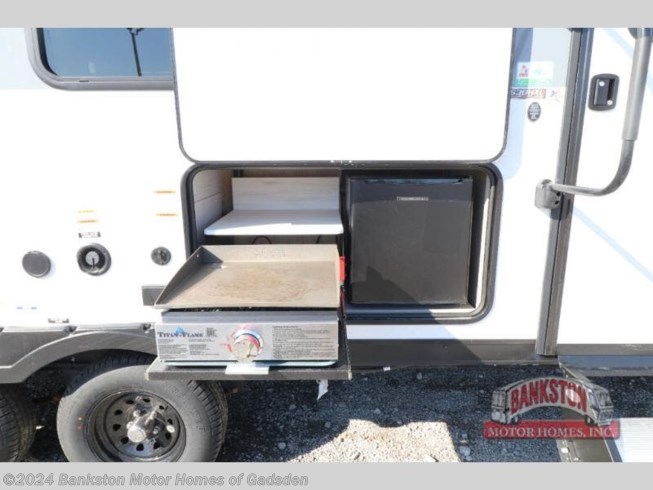2024 Wildwood X-Lite Platinum 263BHXLX by Forest River from Bankston Motor Homes of Gadsden in Attalla, Alabama