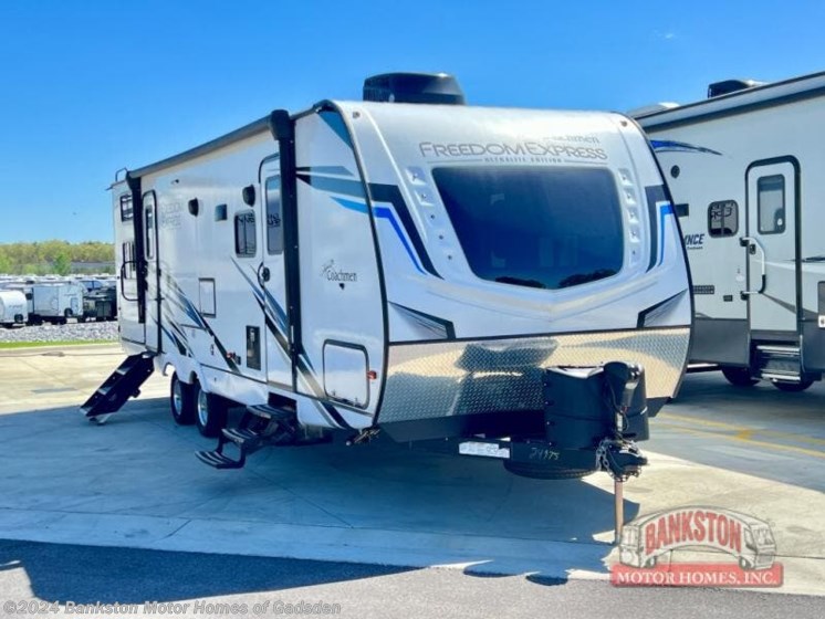 Used 2022 Coachmen Freedom Express Ultra Lite 287BHDS available in Attalla, Alabama