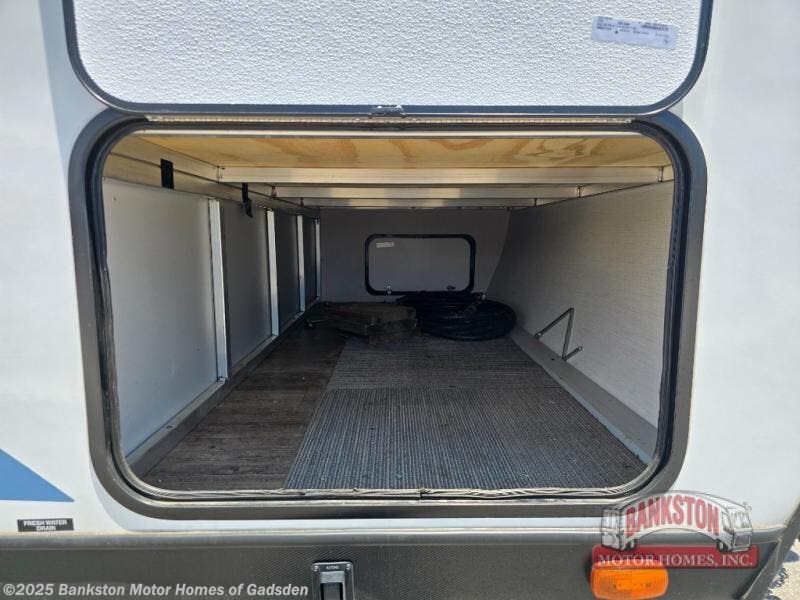 Contact us now about this 2022 Forest River Vibe 28BH! 2022 Vibe 28BH by Forest River from Bankston Motor Homes of Gadsden in Attalla, Alabama