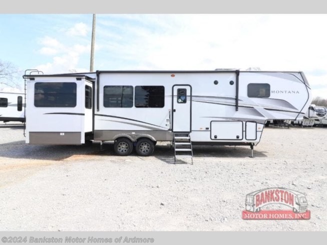 2024 Montana 3531RE by Keystone from Bankston Motor Homes of Ardmore in Ardmore, Tennessee