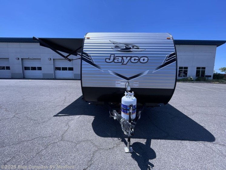 Email now about this 2026 Jayco Jay Flight SLX 175FQW! New 2026 Jayco Jay Flight SLX 175FQW available in Medford, Oregon