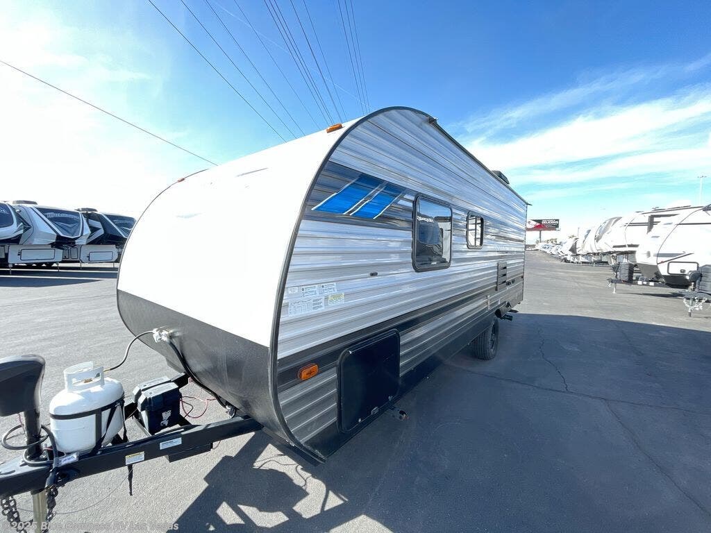 Call now about this 2021 Forest River Salem Cruise Lite T178DBFS! 2021 Forest River Salem Cruise Lite T178DBFS - Used Travel Trailer For Sale by Blue Compass RV Las Vegas in Las Vegas, Nevada