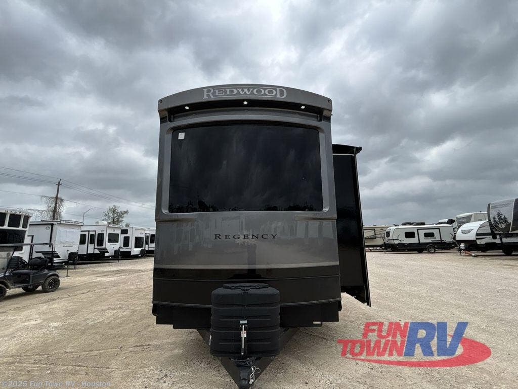 Contact us now about this 2025 Redwood RV Regency 3881FKL! 2025 Regency 3881FKL by Redwood RV from Fun Town RV - Houston in Wharton, Texas