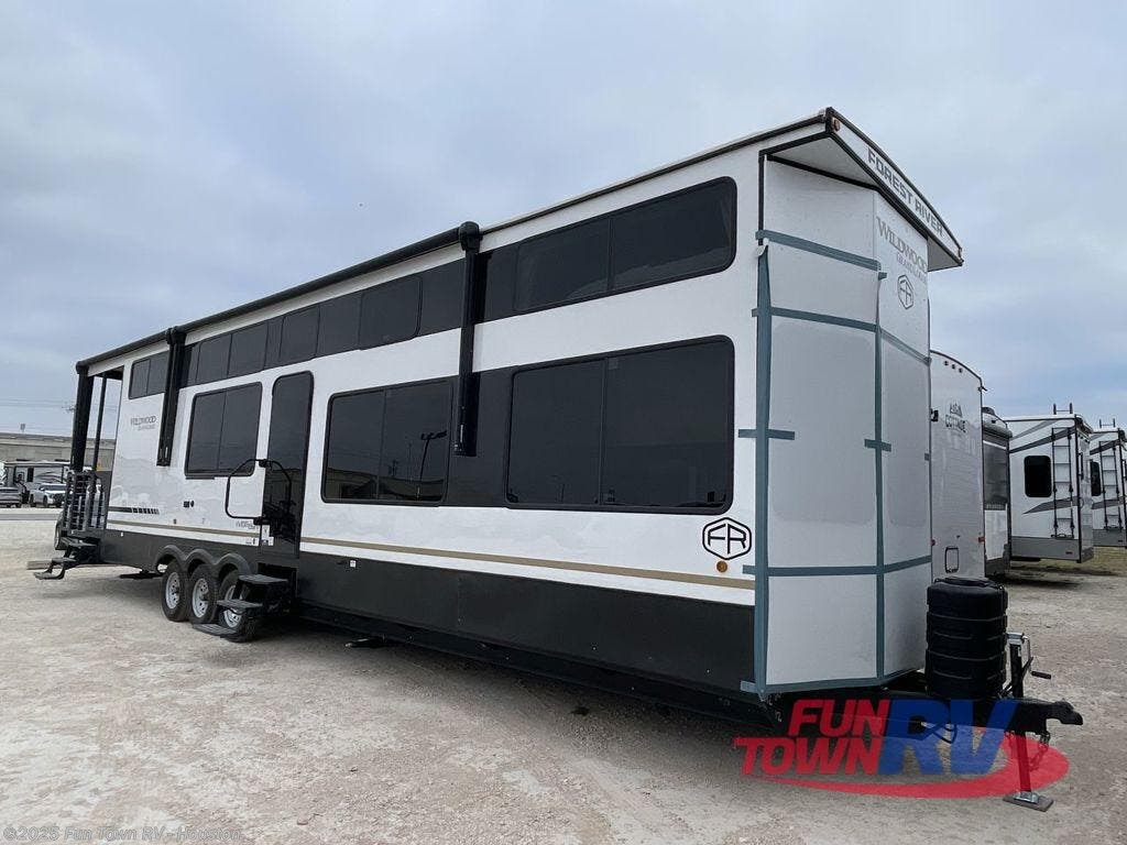 Email now about this 2025 Forest River Wildwood Grand Lodge 42VERANDA! New 2025 Forest River Wildwood Grand Lodge 42VERANDA available in Wharton, Texas