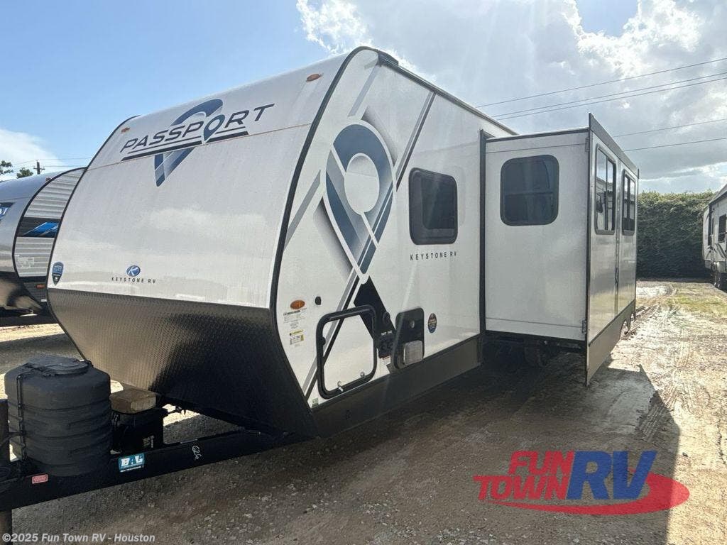Used 2024 Keystone Passport SL 284QB available in Wharton, Texas