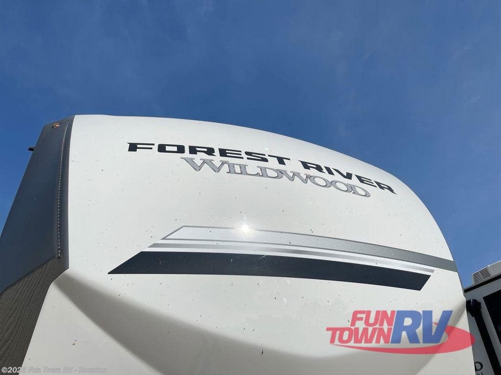 Contact us now about this 2025 Forest River Wildwood Heritage Glen 356QB! 2025 Wildwood Heritage Glen 356QB by Forest River from Fun Town RV - Houston in Wharton, Texas