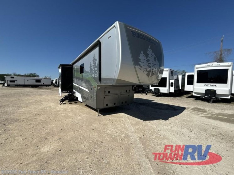 Email now about this 2025 Redwood RV Redwood 401LK! New 2025 Redwood RV Redwood 401LK available in Wharton, Texas