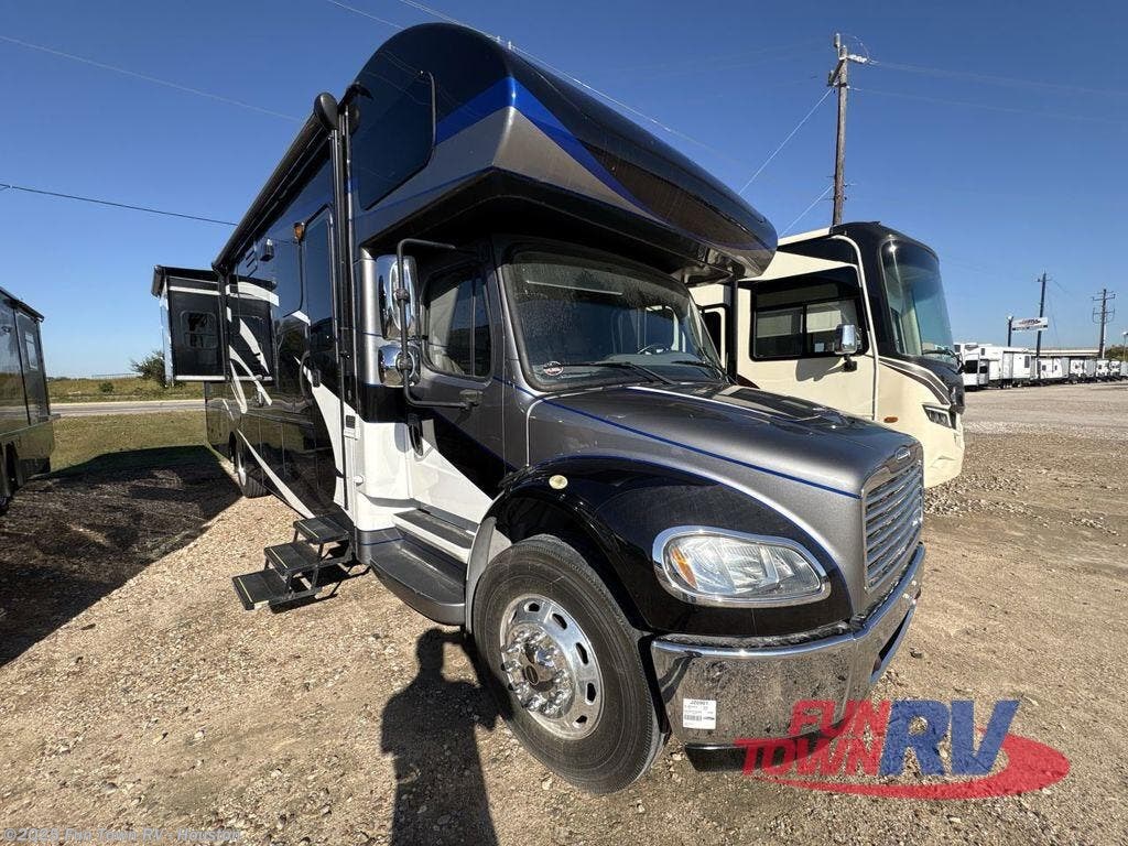 Contact us now about this 2018 Jayco Seneca 37K! 2018 Seneca 37K by Jayco from Fun Town RV - Houston in Wharton, Texas