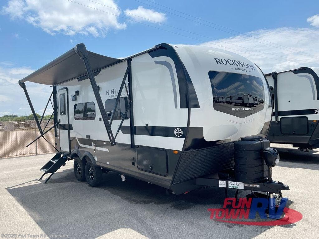 Email now about this 2026 Forest River Rockwood Mini Lite 2109S! New 2026 Forest River Rockwood Mini Lite 2109S available in Wharton, Texas