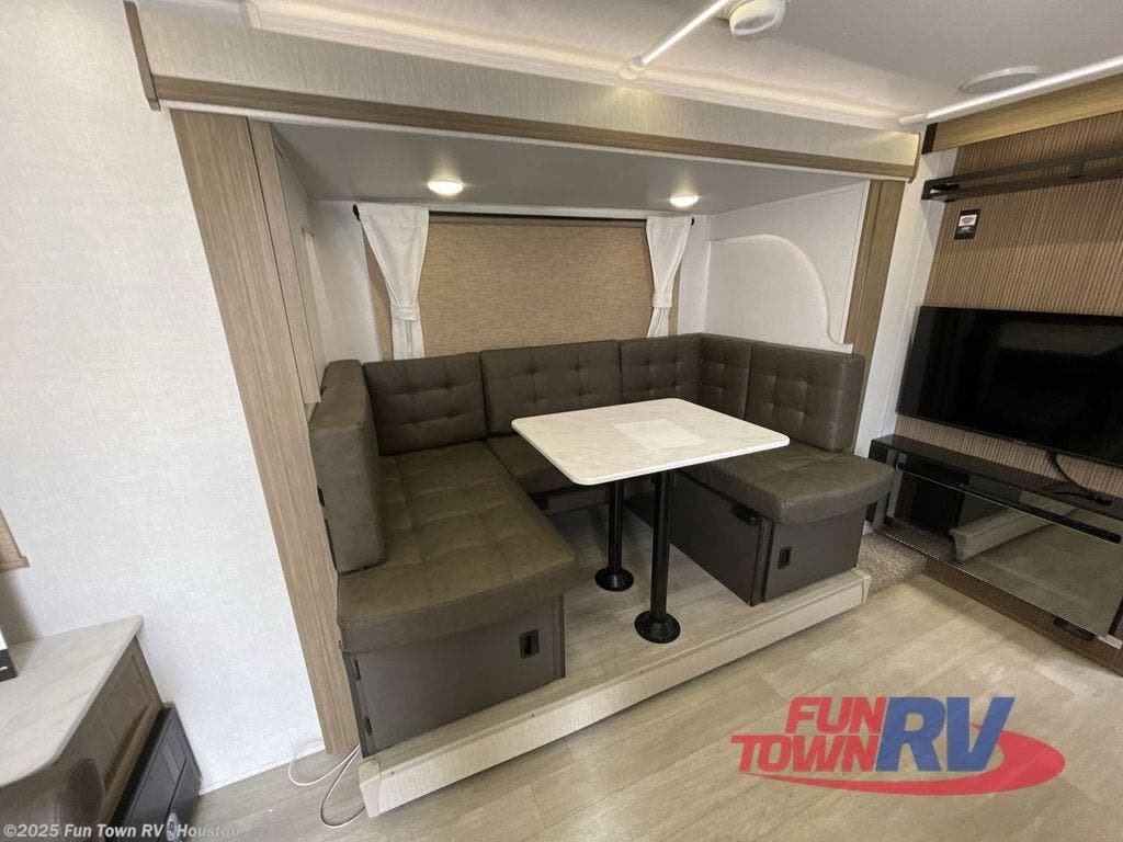 Contact us now about this 2025 Forest River Wildwood X-Lite 24RLXL! 2025 Wildwood X-Lite 24RLXL by Forest River from Fun Town RV - Houston in Wharton, Texas