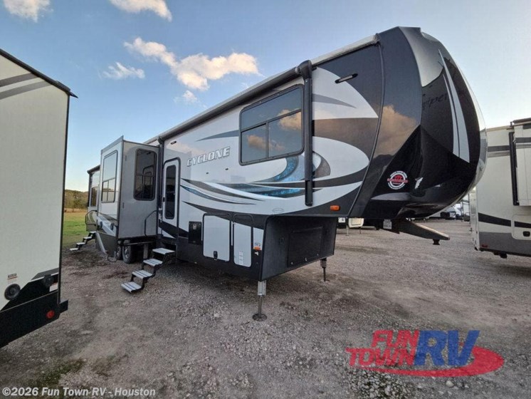 Email now about this 2018 Heartland Cyclone 4005! Used 2018 Heartland Cyclone 4005 available in Wharton, Texas