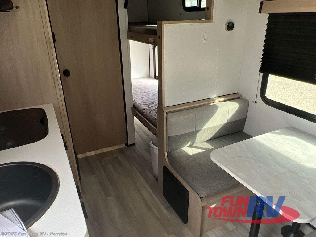 Contact us now about this 2022 Cruiser RV Hitch 17BHS! 2022 Hitch 17BHS by Cruiser RV from Fun Town RV - Houston in Wharton, Texas