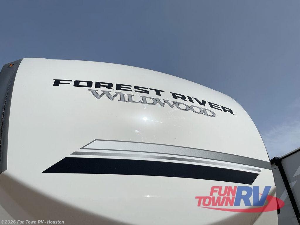 Contact us now about this 2025 Forest River Wildwood Heritage Glen 38VERANDA! 2025 Wildwood Heritage Glen 38VERANDA by Forest River from Fun Town RV - Houston in Wharton, Texas