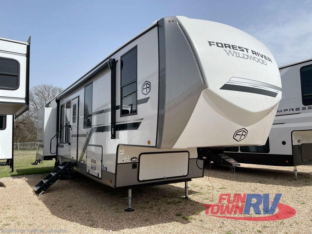 Email now about this 2025 Forest River Wildwood Heritage Glen 38VERANDA! New 2025 Forest River Wildwood Heritage Glen 38VERANDA available in Wharton, Texas