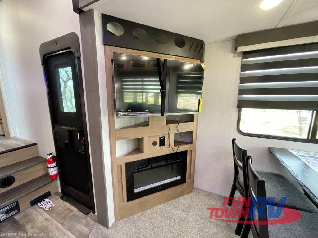 2024 Forest River Cherokee Arctic Wolf 27SGS RV For Sale In Conroe TX