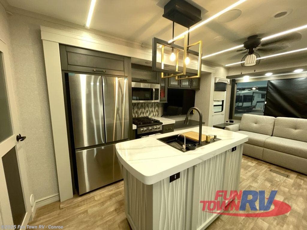 New 2025 Redwood RV Regency 3721FDB available in Conroe, Texas