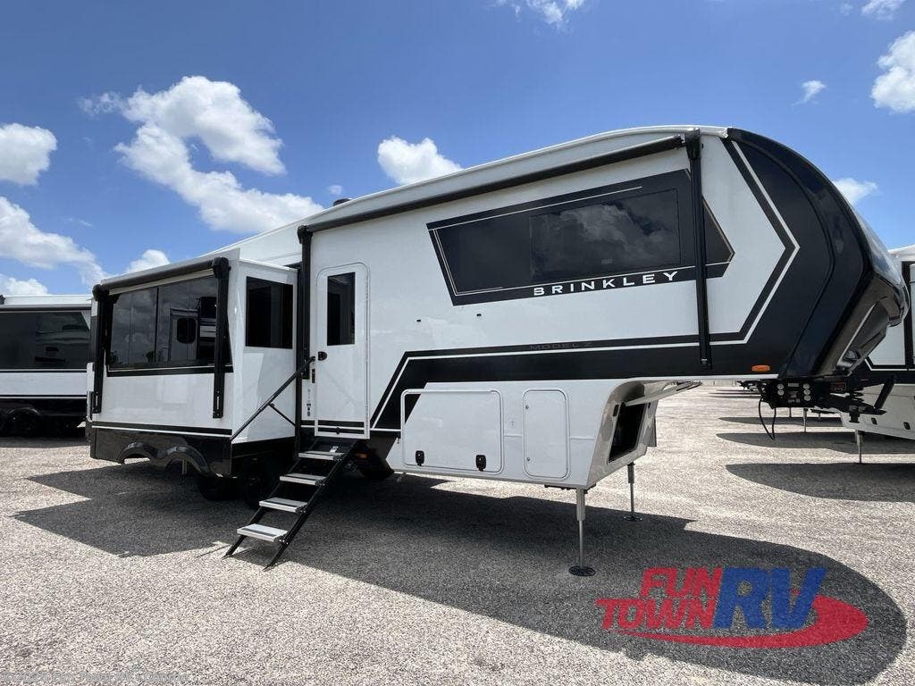 Email now about this 2026 Brinkley RV Model Z 3110! New 2026 Brinkley RV Model Z 3110 available in Conroe, Texas