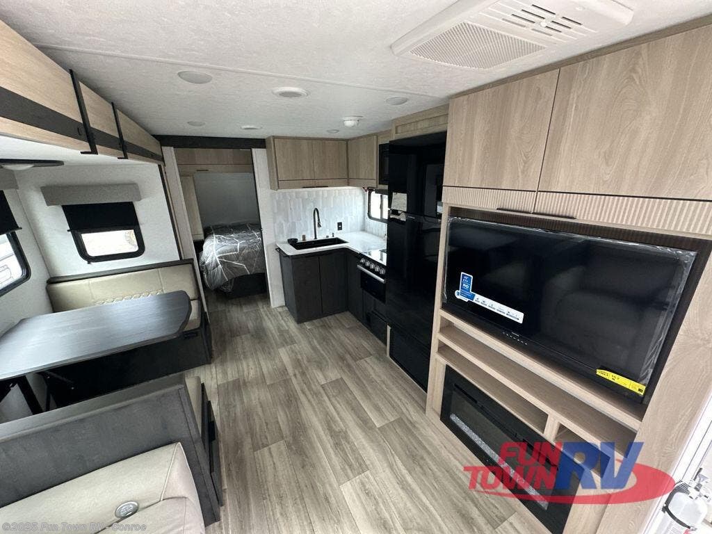 New 2025 CrossRoads Cruiser Aire CR27RBS available in Conroe, Texas