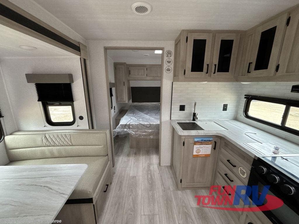 Contact us now about this 2025 East to West Della Terra 261RB! 2025 Della Terra 261RB by East to West from Fun Town RV - Conroe in Conroe, Texas