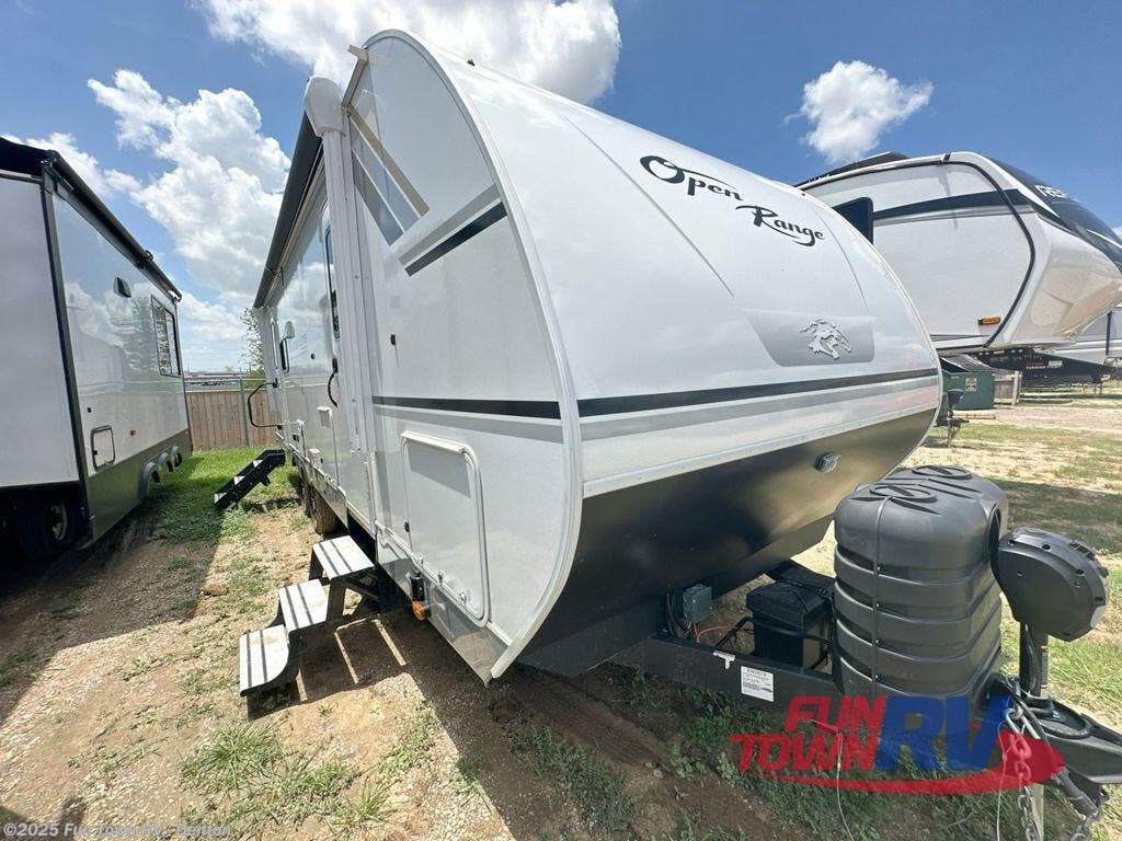 Call now about this 2024 Highland Ridge Open Range 252RB! 2024 Highland Ridge Open Range 252RB - Used Travel Trailer For Sale by Fun Town RV - Denton in Denton, Texas