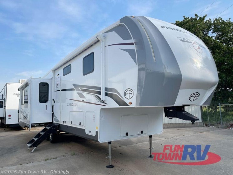 Email now about this 2025 Forest River Cardinal 33CHEF! New 2025 Forest River Cardinal 33CHEF available in Giddings, Texas