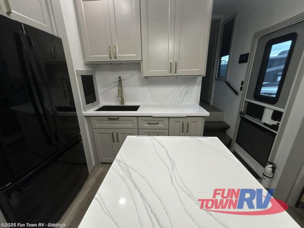 Contact us now about this 2025 Brinkley RV Model G 4000! 2025 Model G 4000 by Brinkley RV from Fun Town RV - Giddings in Giddings, Texas