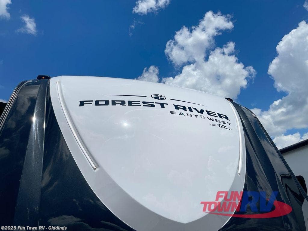 Contact us now about this 2025 East to West Alta 2375KRK! 2025 Alta 2375KRK by East to West from Fun Town RV - Giddings in Giddings, Texas