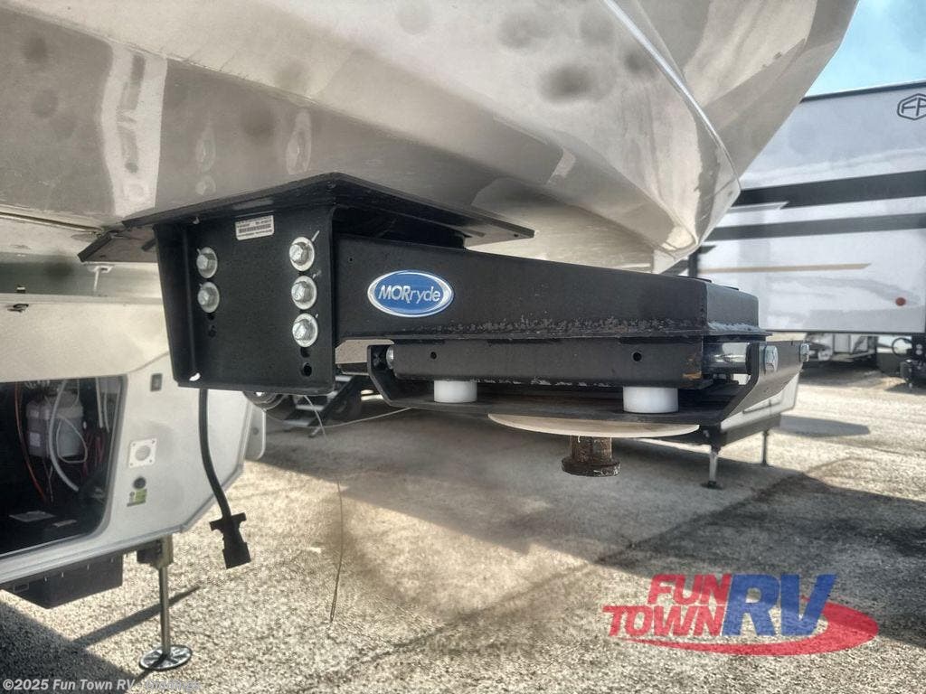 Used 2025 Palomino Columbus 384RKH available in Giddings, Texas