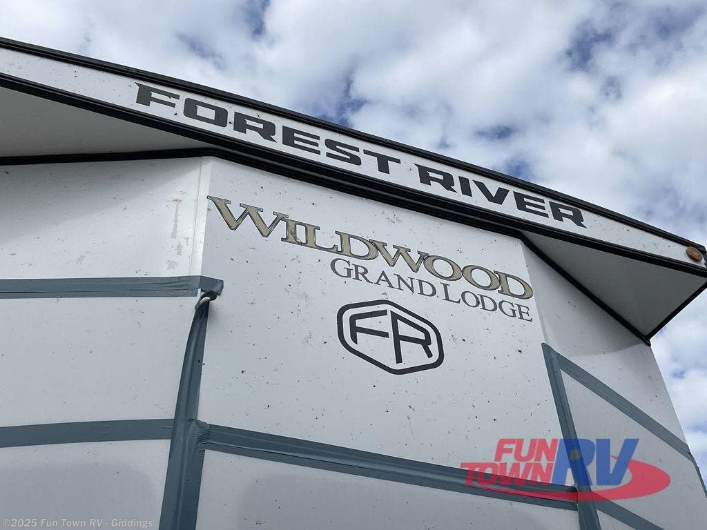 Contact us now about this 2025 Forest River Wildwood Grand Lodge 42VERANDA! 2025 Wildwood Grand Lodge 42VERANDA by Forest River from Fun Town RV - Giddings in Giddings, Texas