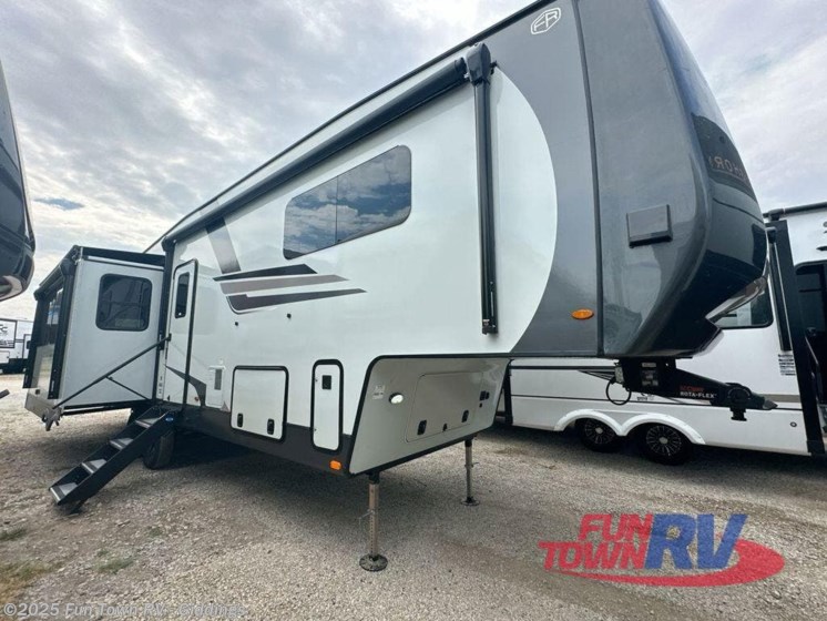 Email now about this 2026 Forest River Rockwood Signature 361RLS! New 2026 Forest River Rockwood Signature 361RLS available in Giddings, Texas