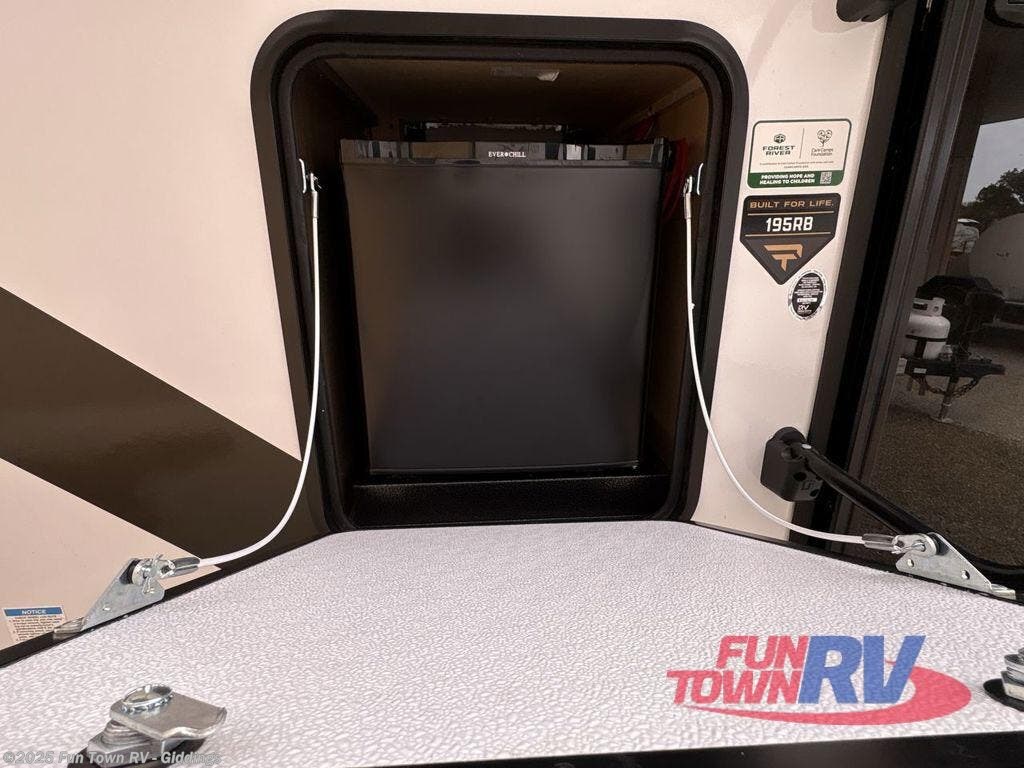 Contact us now about this 2026 Prime Time Tracer 195RB! 2026 Tracer 195RB by Prime Time from Fun Town RV - Giddings in Giddings, Texas