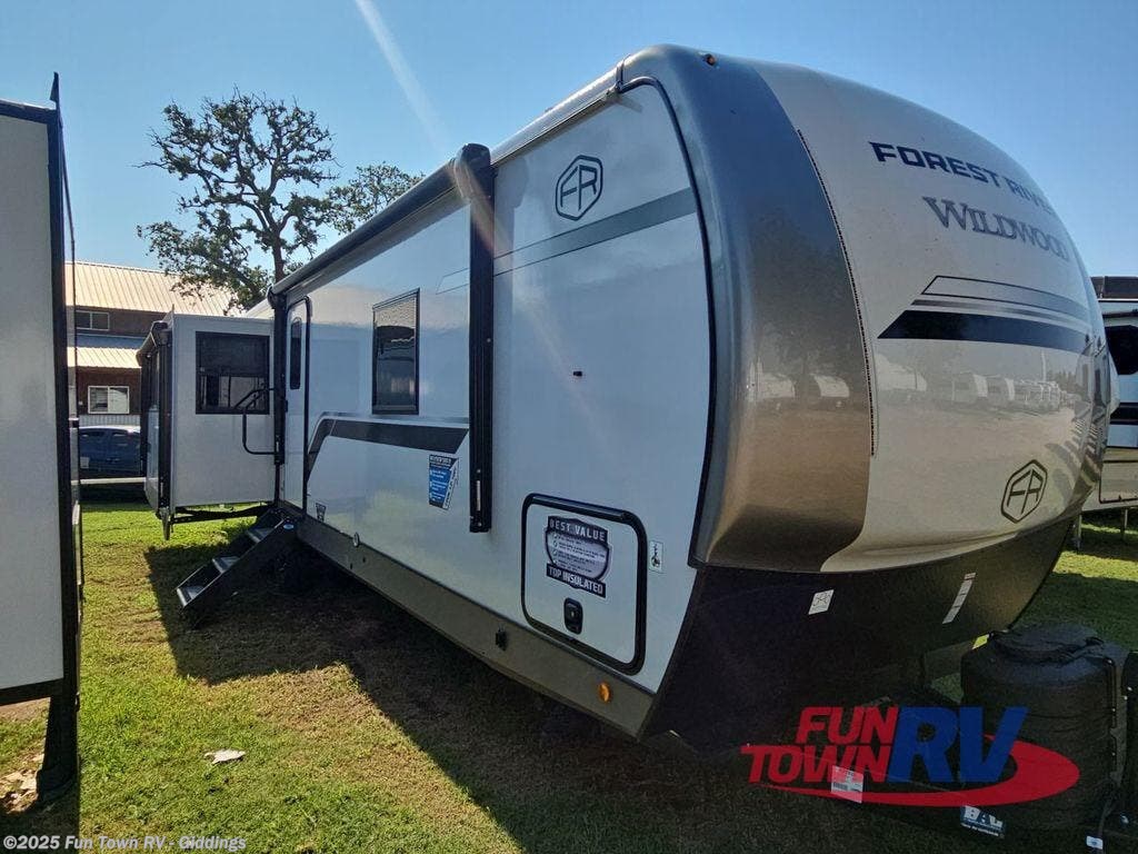 Email now about this 2026 Forest River Wildwood Heritage Glen 308RL! New 2026 Forest River Wildwood Heritage Glen 308RL available in Giddings, Texas