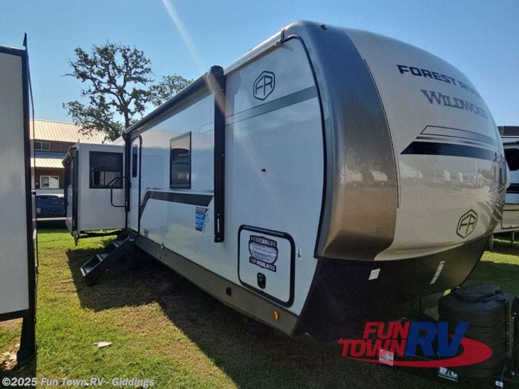 Email now about this 2026 Forest River Wildwood Heritage Glen 308RL! New 2026 Forest River Wildwood Heritage Glen 308RL available in Giddings, Texas