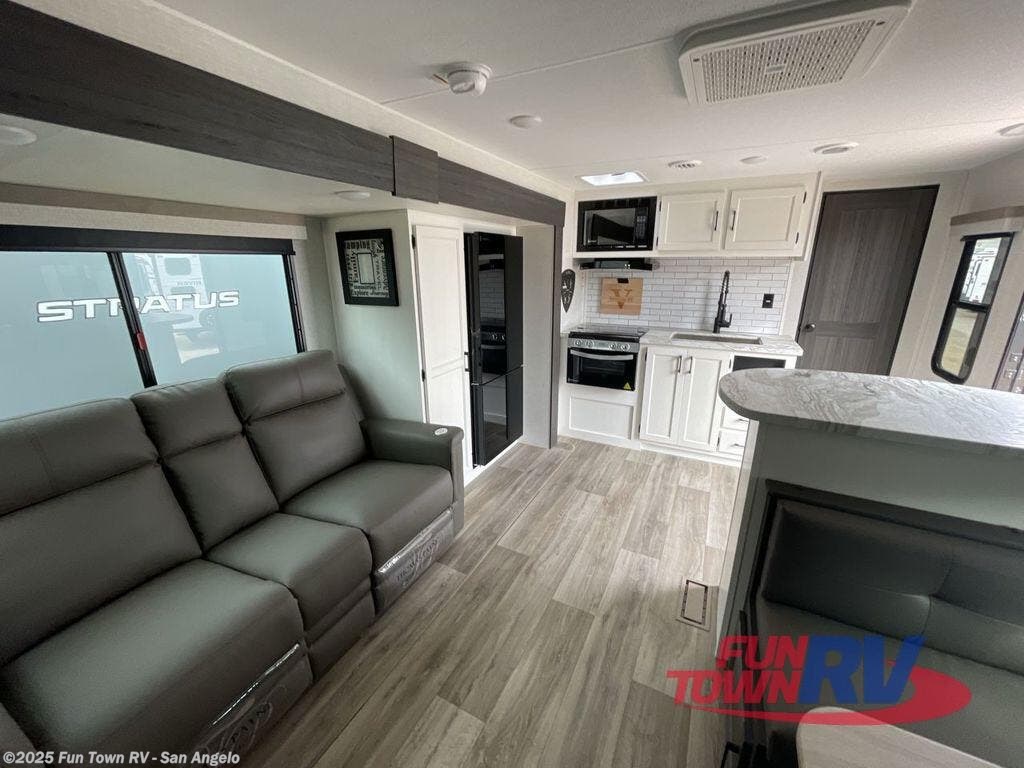New 2025 Venture RV Stratus SR302VBH available in San Angelo, Texas