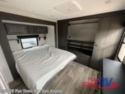 Contact us now about this 2025 Venture RV Stratus SR302VBH! 2025 Stratus SR302VBH by Venture RV from Fun Town RV - San Angelo in San Angelo, Texas