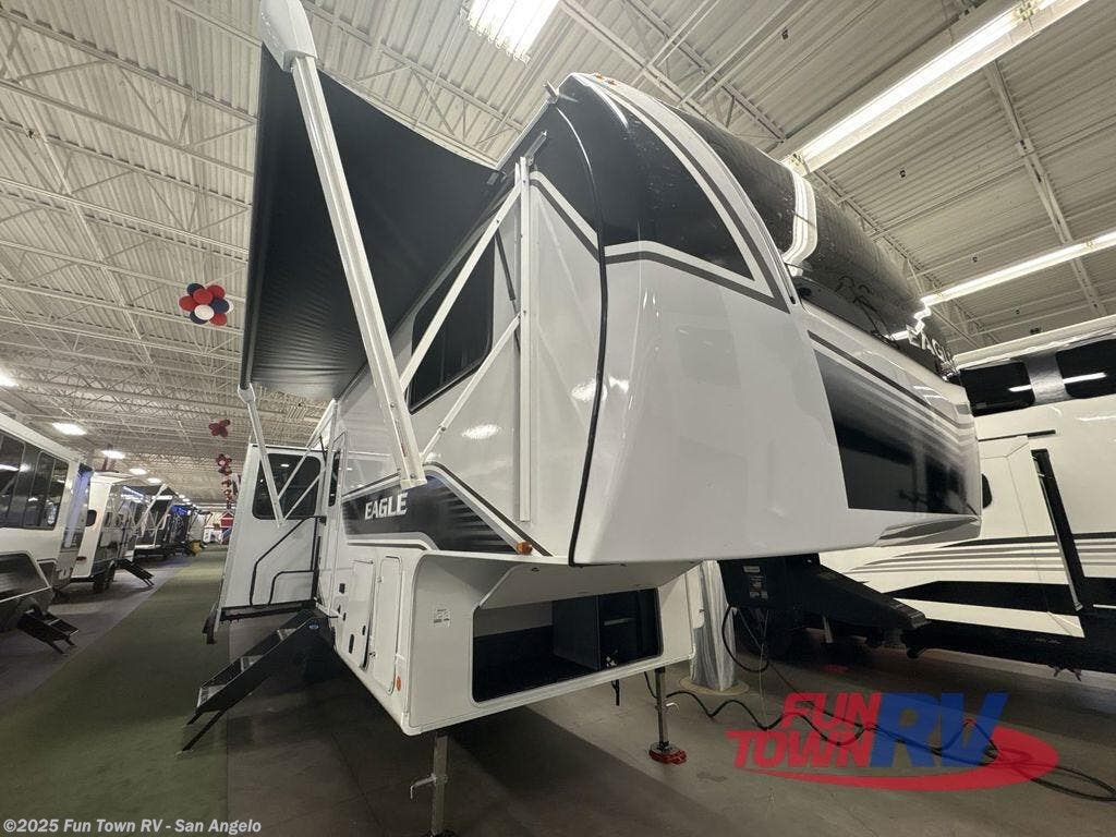 Contact us now about this 2026 Jayco Eagle HT 30CRT! 2026 Eagle HT 30CRT by Jayco from Fun Town RV - San Angelo in San Angelo, Texas