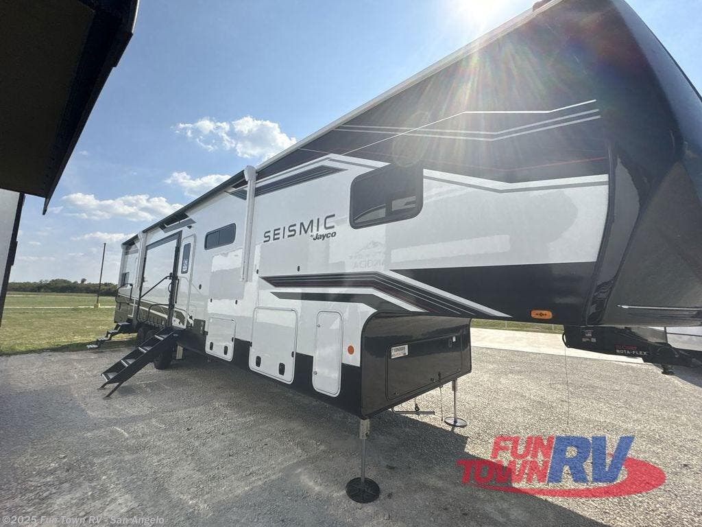 Email now about this 2026 Jayco Seismic 413! New 2026 Jayco Seismic 413 available in San Angelo, Texas