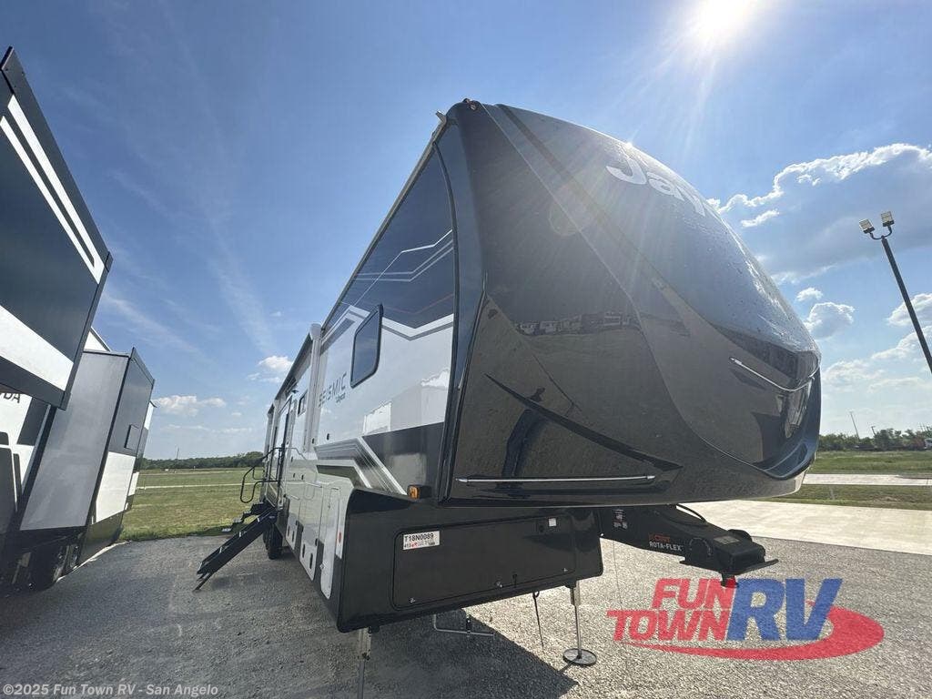 Contact us now about this 2026 Jayco Seismic 413! 2026 Seismic 413 by Jayco from Fun Town RV - San Angelo in San Angelo, Texas