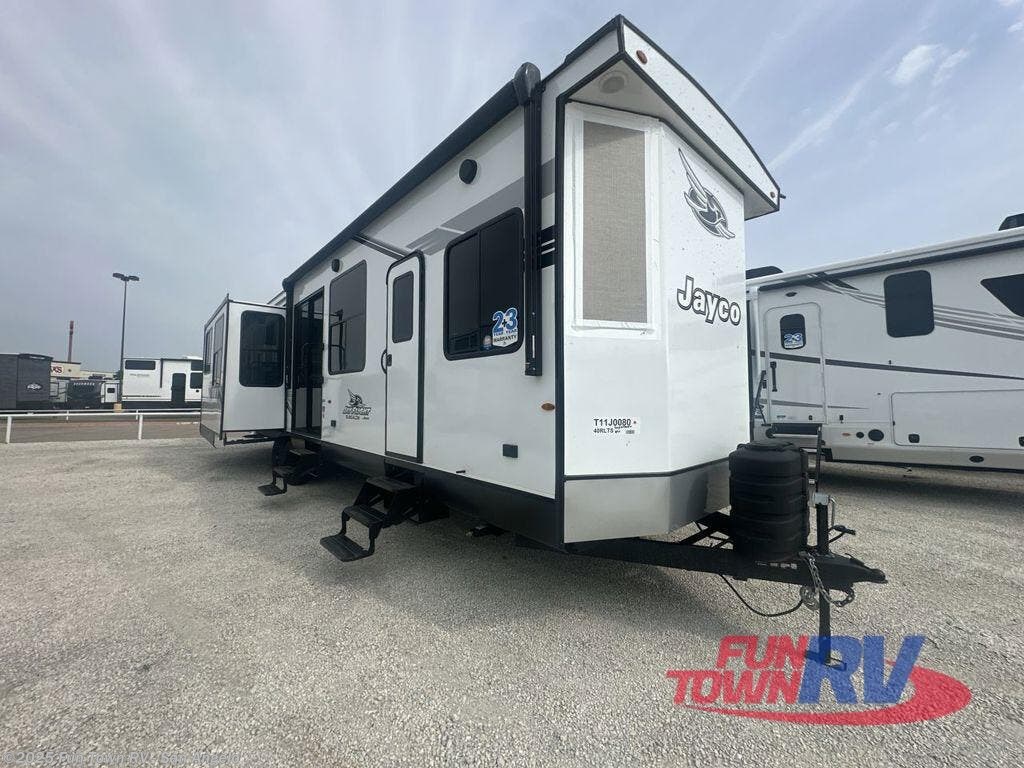 Email now about this 2026 Jayco Jay Flight Bungalow 40RLTS! New 2026 Jayco Jay Flight Bungalow 40RLTS available in San Angelo, Texas
