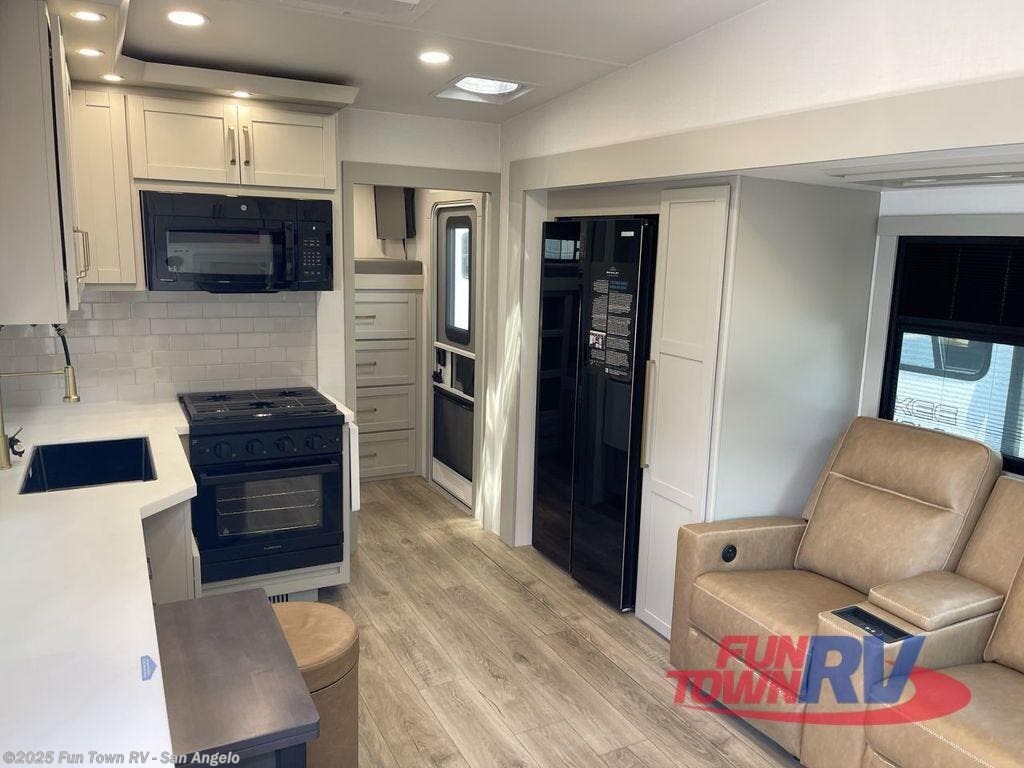 Contact us now about this 2026 Brinkley RV Model Z 2810! 2026 Model Z 2810 by Brinkley RV from Fun Town RV - San Angelo in San Angelo, Texas