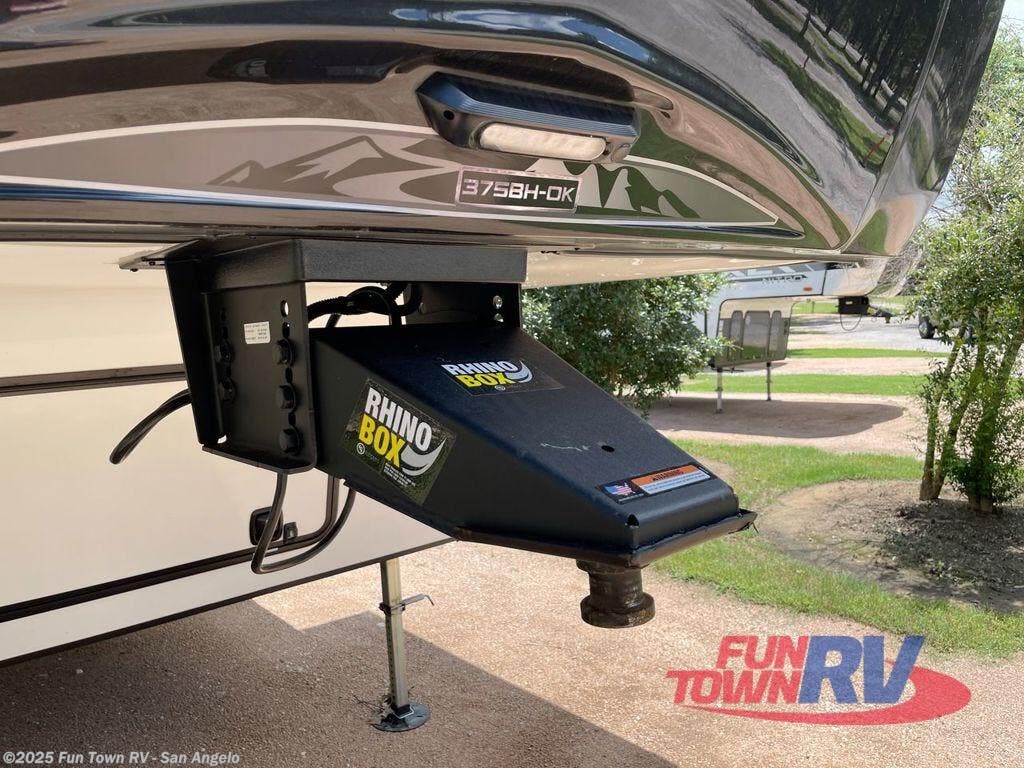 New 2024 East to West Tandara 375BH-OK available in San Angelo, Texas