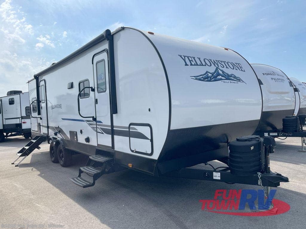 Email now about this 2025 Gulf Stream Yellowstone Ranch Edition 27BHS! New 2025 Gulf Stream Yellowstone Ranch Edition 27BHS available in Thackerville, Oklahoma
