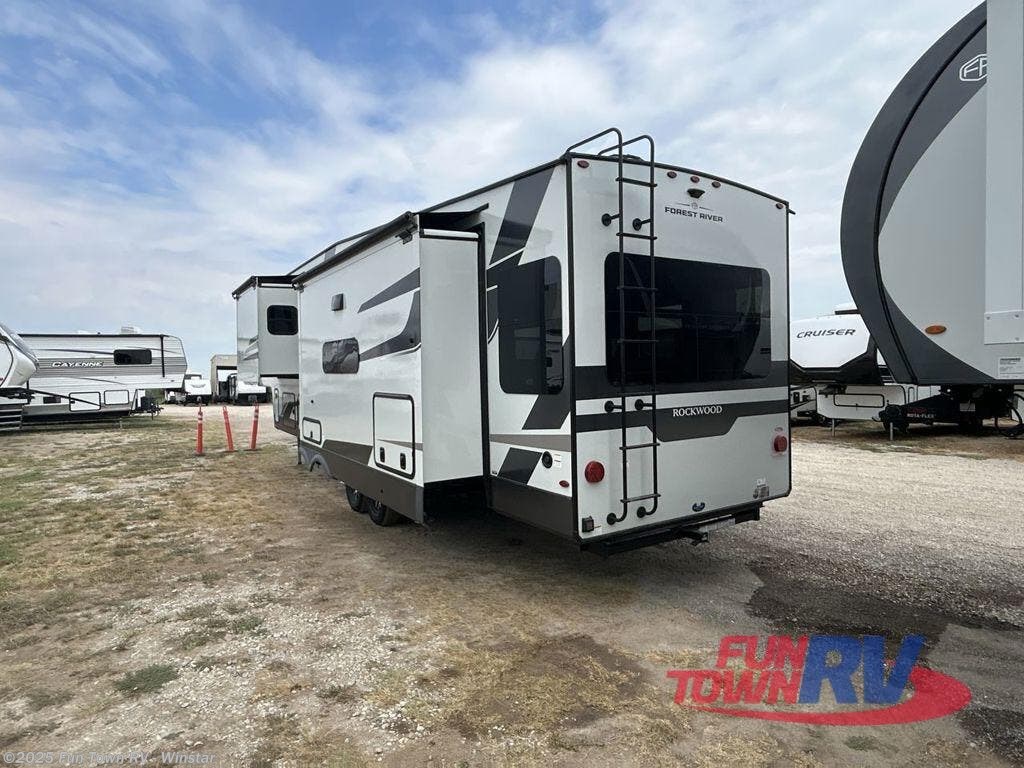New 2026 Forest River Rockwood Signature 401SFB available in Thackerville, Oklahoma