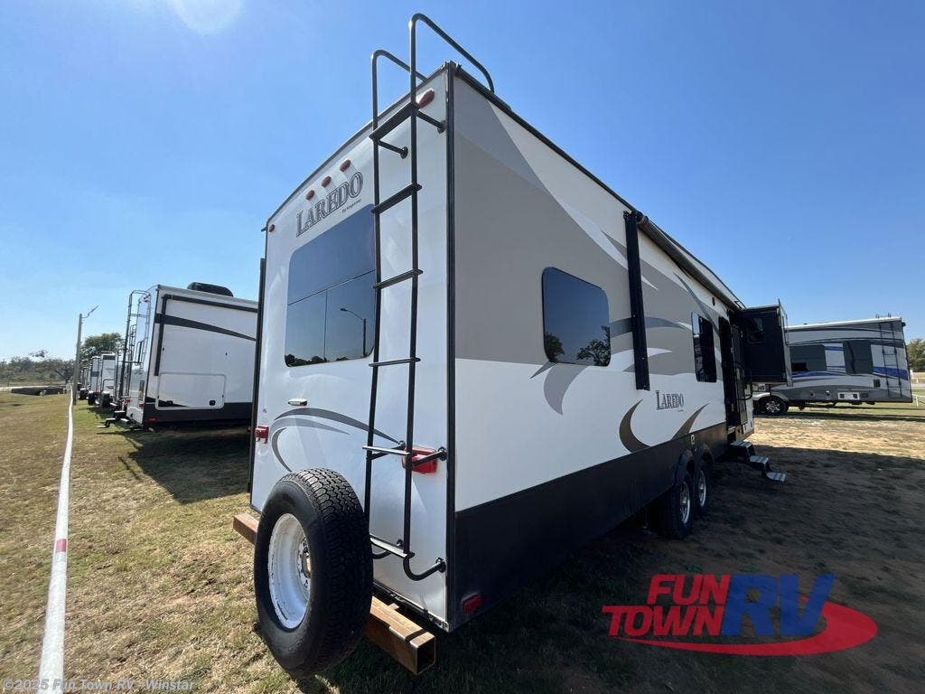 Contact us now about this 2016 Keystone Laredo 340FL! 2016 Laredo 340FL by Keystone from Fun Town RV - Winstar in Thackerville, Oklahoma