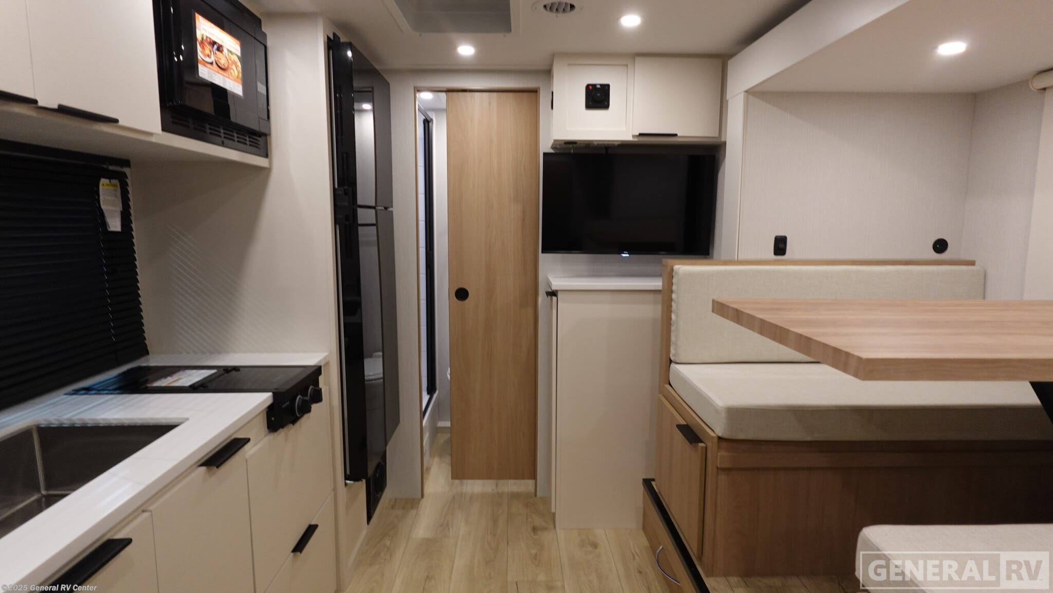 Call now about this 2026 Winnebago Micro Minnie 2108DS! 2026 Winnebago Micro Minnie 2108DS - New Travel Trailer For Sale by General RV Center in Clarkston, Michigan